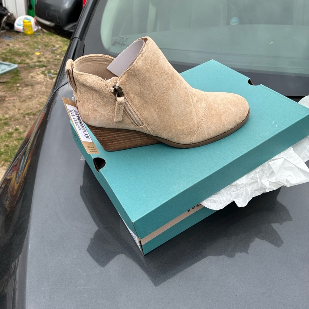 Toms Beige Ankle Booties